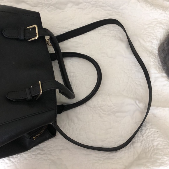 Selling my gently used Kate spade bag. - Picture 5 of 5